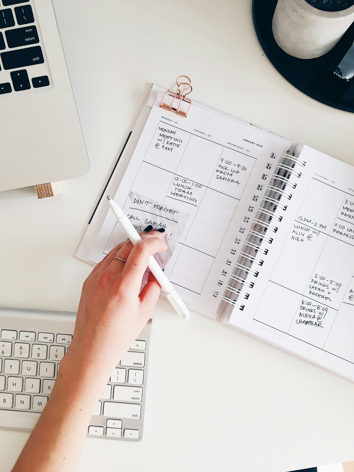 Office-notebook-for-note-taking-and-organization–Deskform